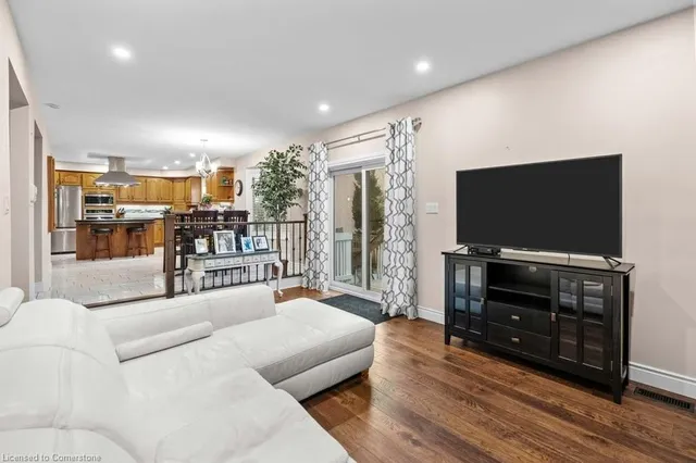 Additional image 20 of 116 Aubrey Ave