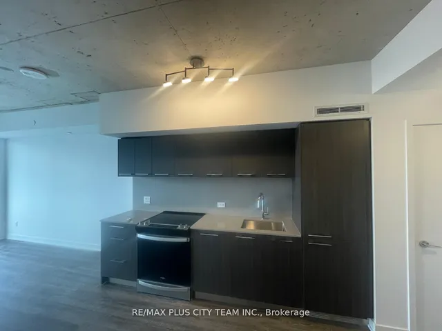 Additional image 3 of 45 Baseball Pl Unit 806