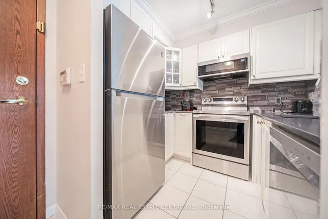 Additional image 12 of 11 Lee Centre Dr Unit 603