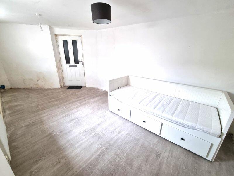 Additional image 6 of Commercial Street, Caerphilly