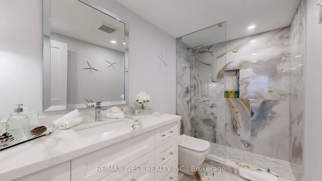 Additional image 34 of 900 Yonge St Unit 1403