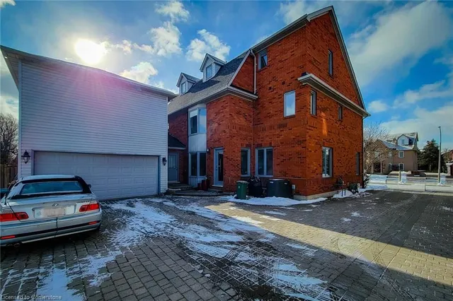 Additional image 48 of 85 Meadowlands Blvd