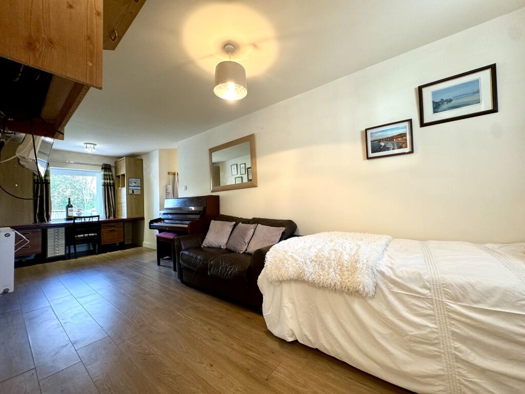 Additional image 27 of Bramblewood, Gwaelodygarth Close, Merthyr Tydfil