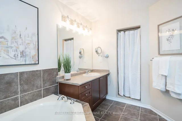 Additional image 37 of 1105 Mcclenahan Cres