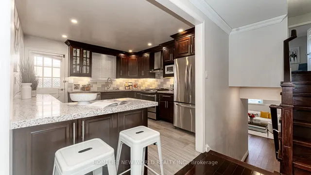 Additional image 9 of 35 Applemore Rd