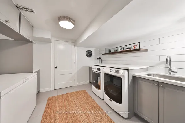 Additional image 34 of 46 Sunnylea Ave