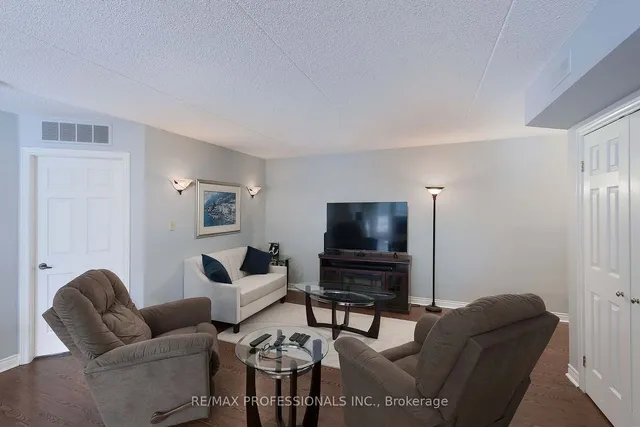 Additional image 10 of 2010 Cleaver Ave Unit 113