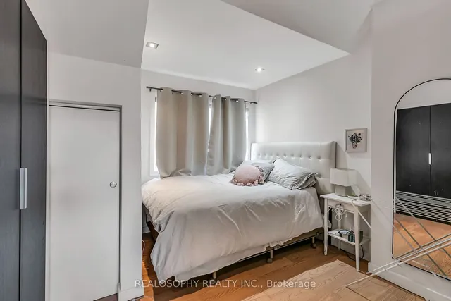 Additional image 25 of 626 Huron St