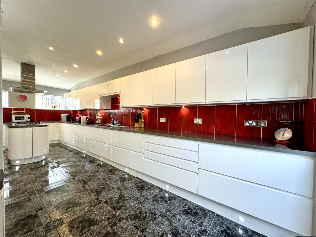 Additional image 15 of Bramblewood, Gwaelodygarth Close, Merthyr Tydfil