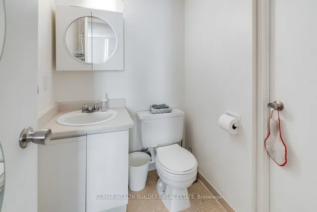 Additional image 9 of 633 Bay St Unit 219