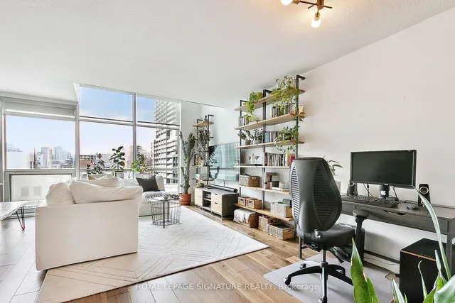 Additional image 3 of 36 Blue Jays Way Unit 903