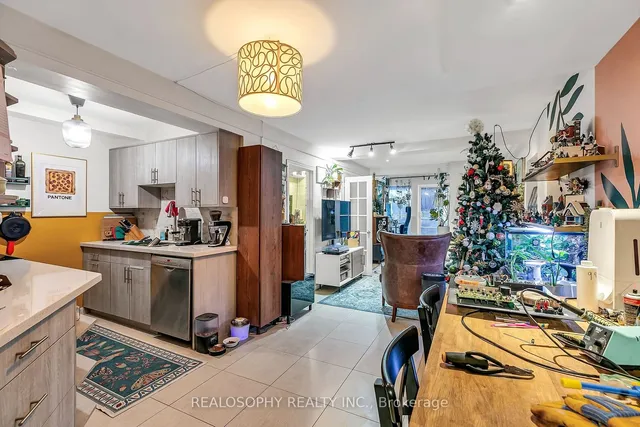 Additional image 35 of 626 Huron St