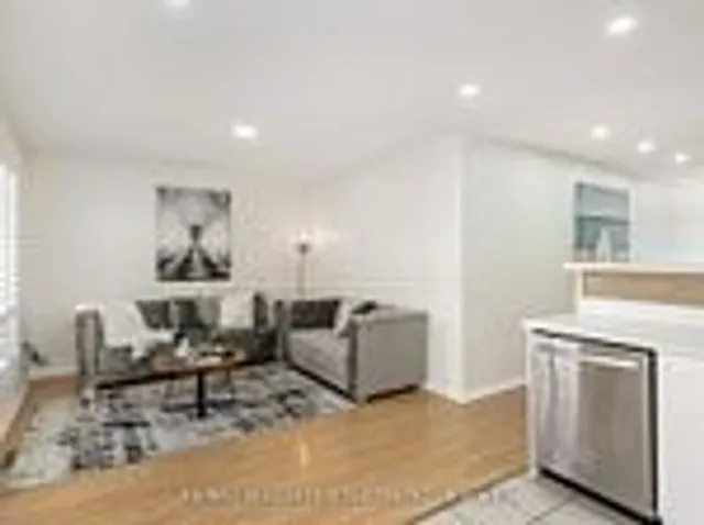 Additional image 10 of 1096 Barclay Circ