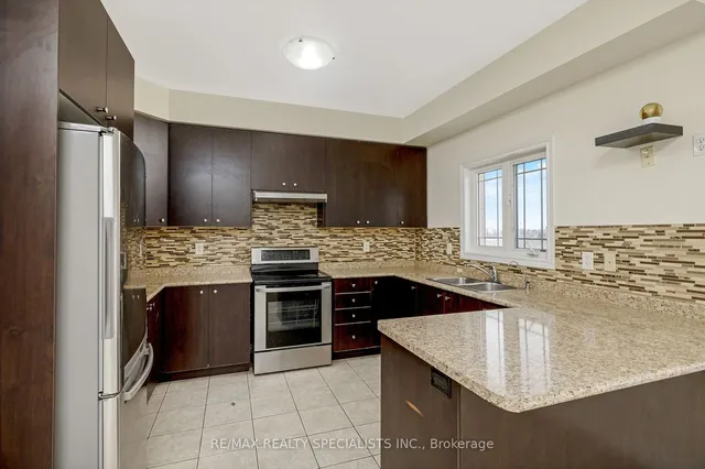 Additional image 15 of 220 Mclaughlin Ave