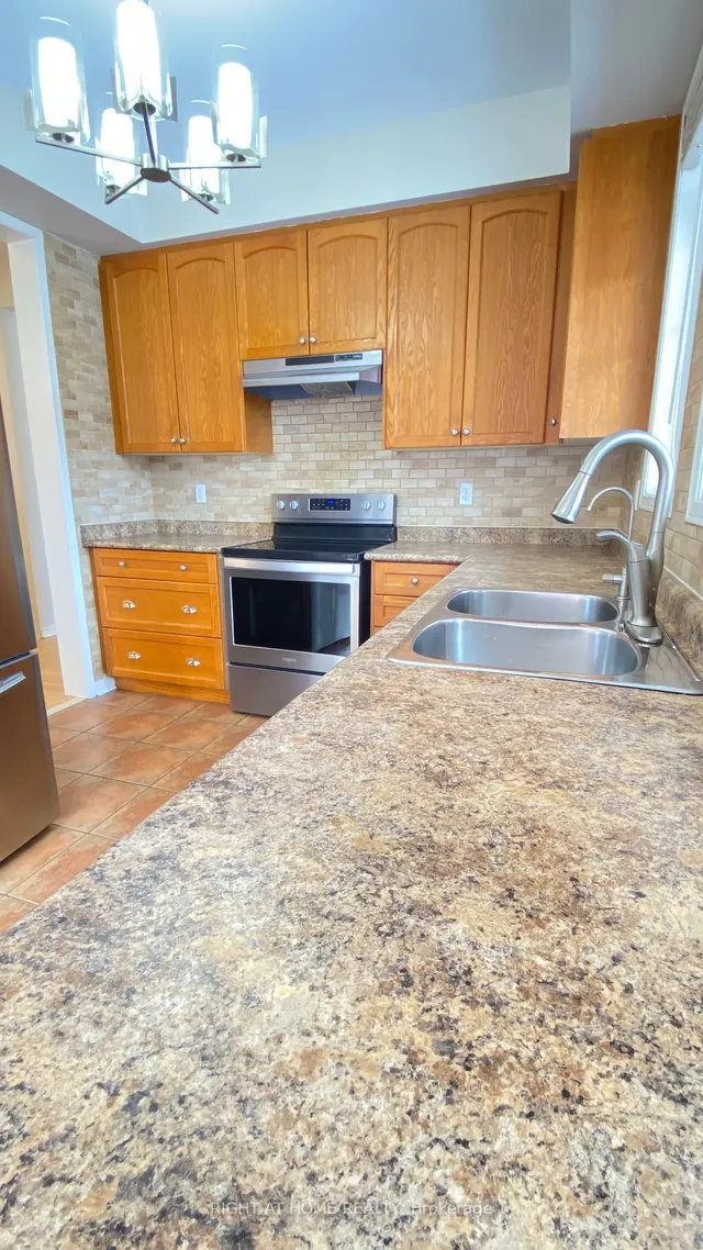 Additional image 7 of 1100 Bonin Cres