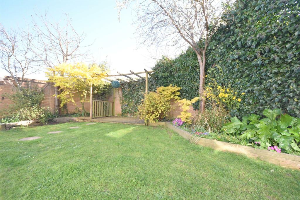 Additional image 16 of Starlight View, 156 Westward Rise, Barry, Vale of Glamorgan, CF62 6NQ