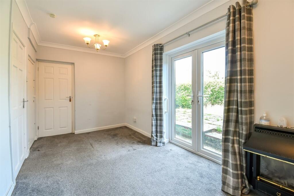 Additional image 3 of Bron Awelon, Barry