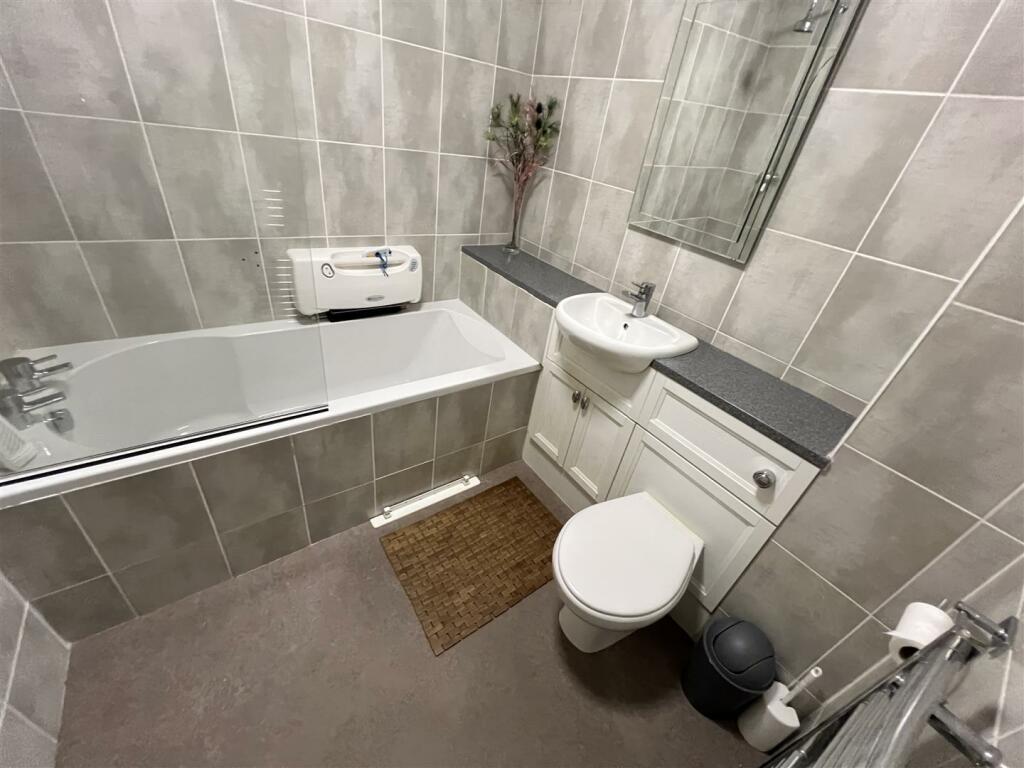 Additional image 17 of Mount Avenue, Heswall, Wirral