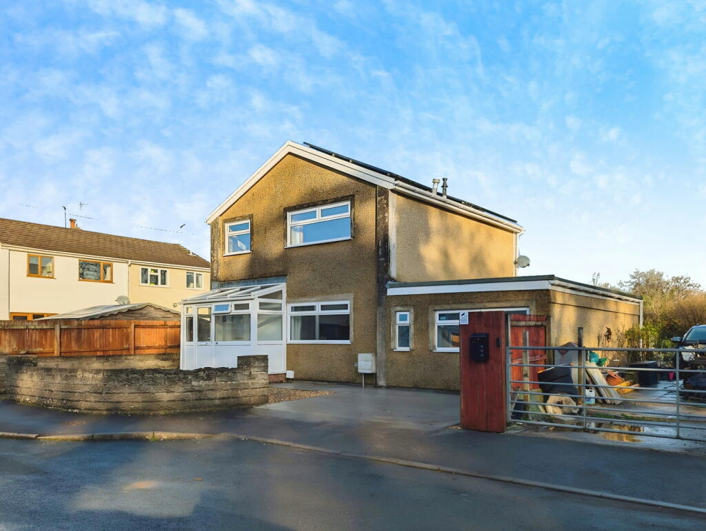 St. Annes Drive, Llantwit Fardre, Pontypridd, CF38 2PB