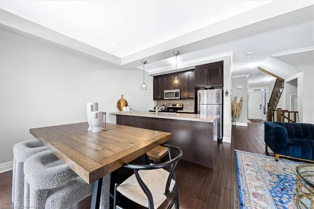 Additional image 15 of 75 Southshore Cres