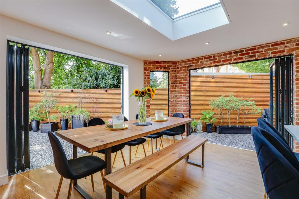 Additional image 7 of The Townhouse, 8 Pen Y Garth Mansions, 2 Stanwell Road, Penarth, CF64 3EA