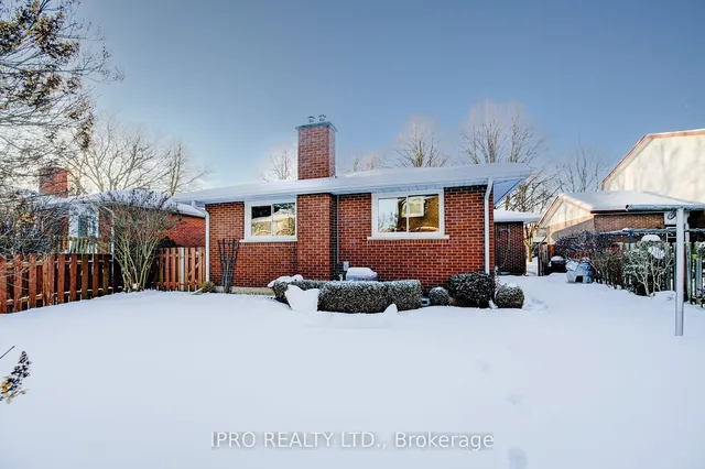 Additional image 39 of 18 Martinglen Cres