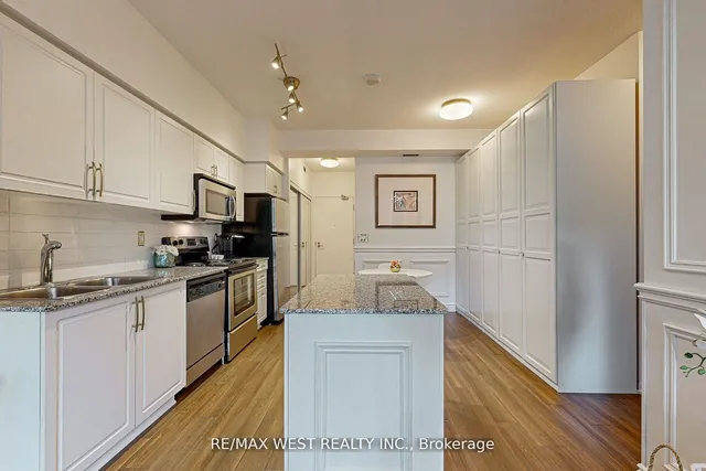 Additional image 19 of 209 Fort York Blvd Unit 355