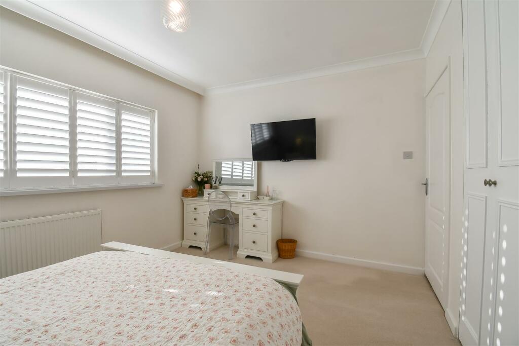 Additional image 29 of Highlight Lane, Barry