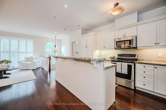 Additional image 9 of 2946 Singleton Common