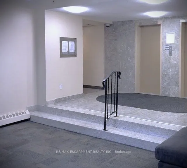 Additional image 2 of 1950 Main St Unit 206