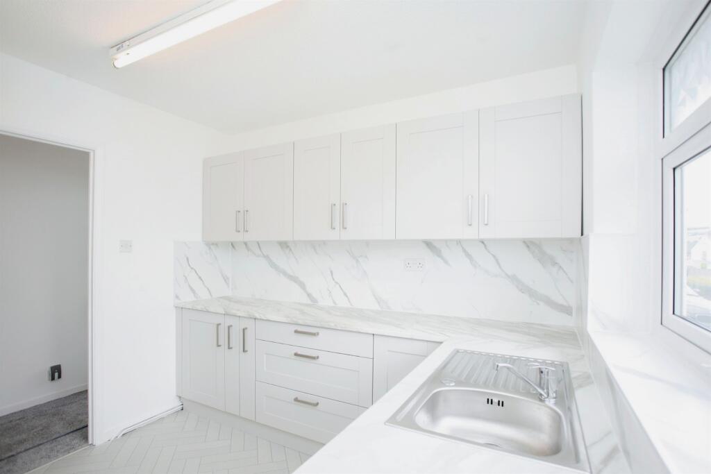 Additional image 5 of St. Annes Gardens, Maesycwmmer, Hengoed