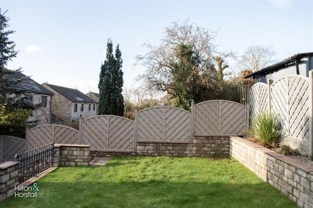 Additional image 32 of Barn Field Close, Colne