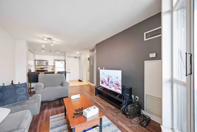 Additional image 8 of 255 Richmond St Unit 1010