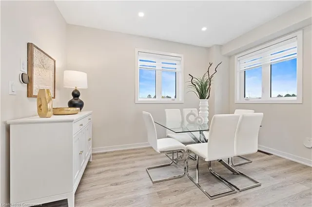 Additional image 4 of 590 North Service Rd Unit 52