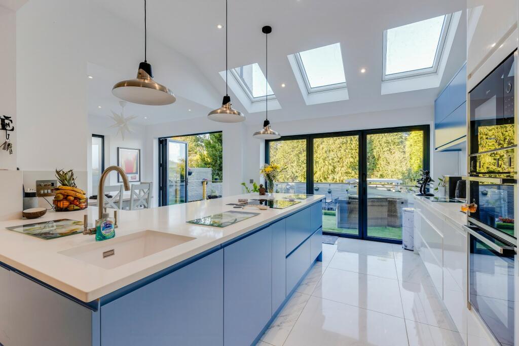 Additional image 8 of Highwalls Avenue, Dinas Powys, The Vale Of Glamorgan. CF64 4AP