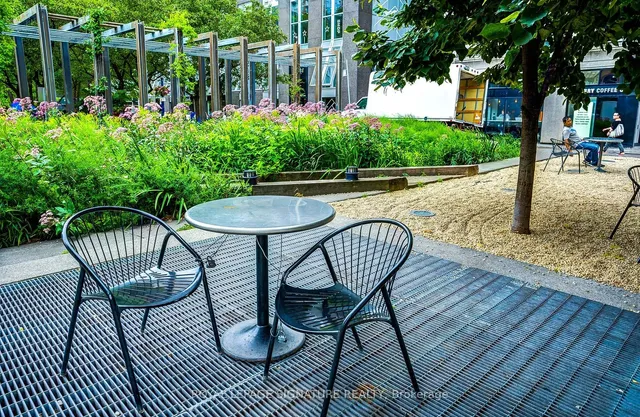 Additional image 32 of 155 Yorkville Ave Unit 1218