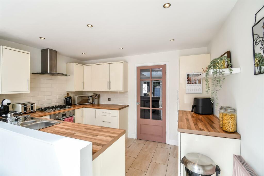 Additional image 4 of Greenacres, Barry