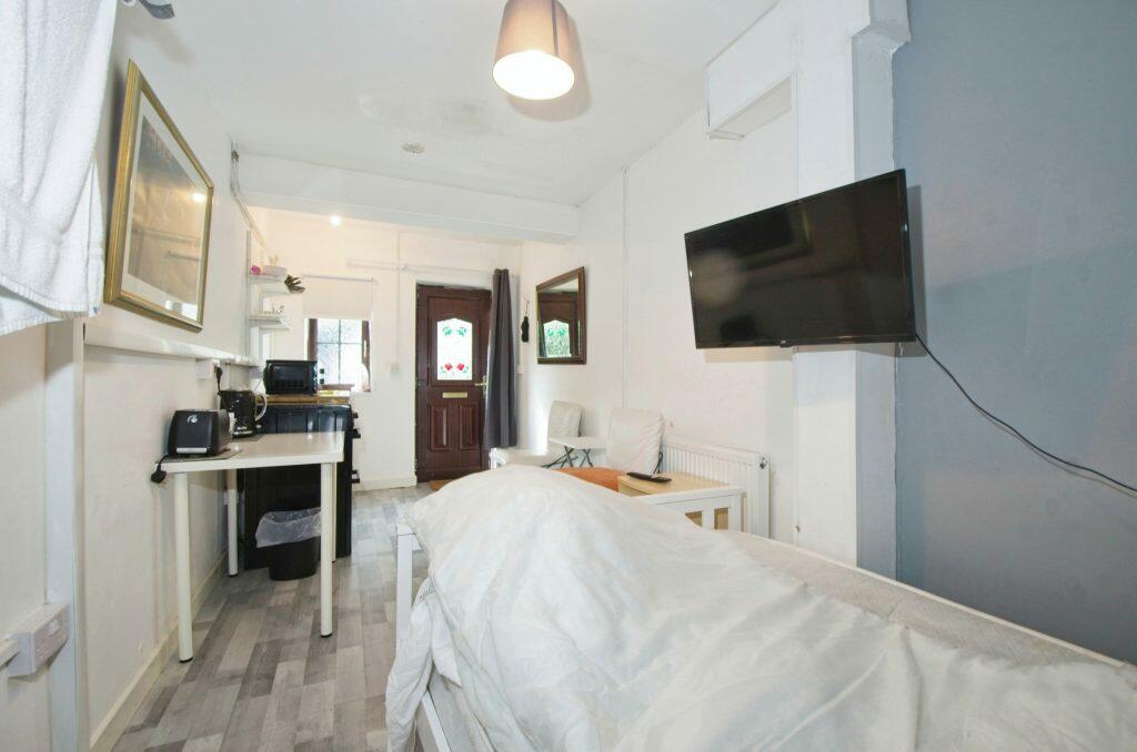 Additional image 4 of Bridge Street
Troedyrhiw, Merthyr Tydfil, CF48 4DT