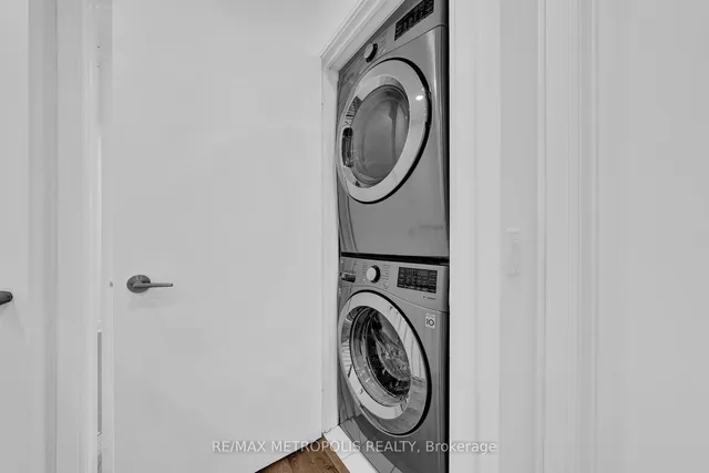 Additional image 36 of 295 Village Green Sq Unit TH55