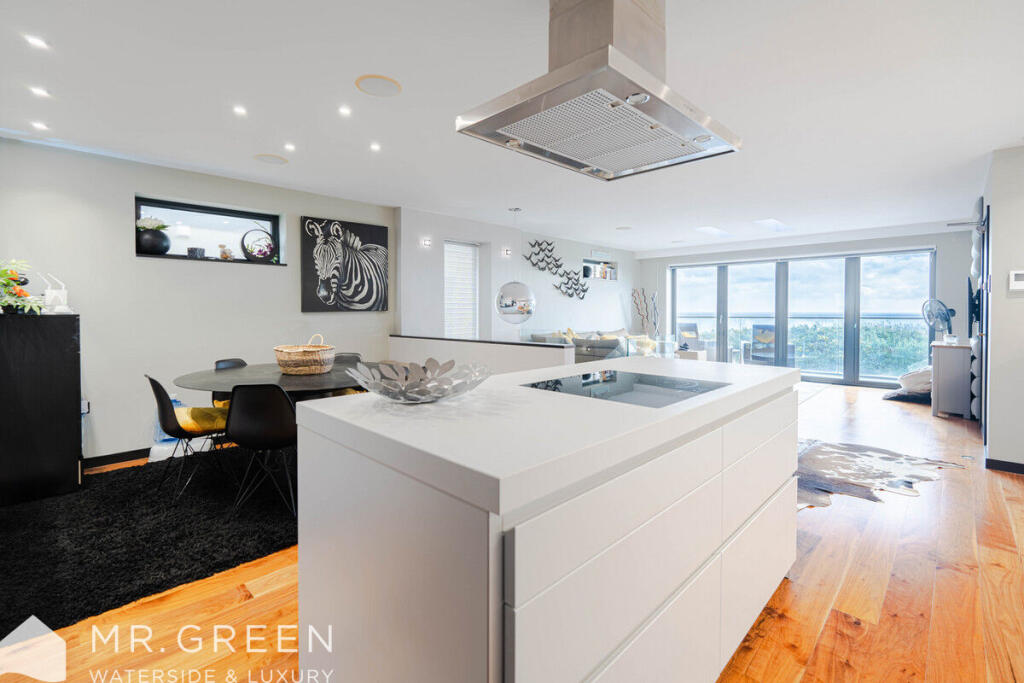 Additional image 10 of Ocean, 53 Boscombe Overcliff Drive, Bournemouth, BH5 2DW