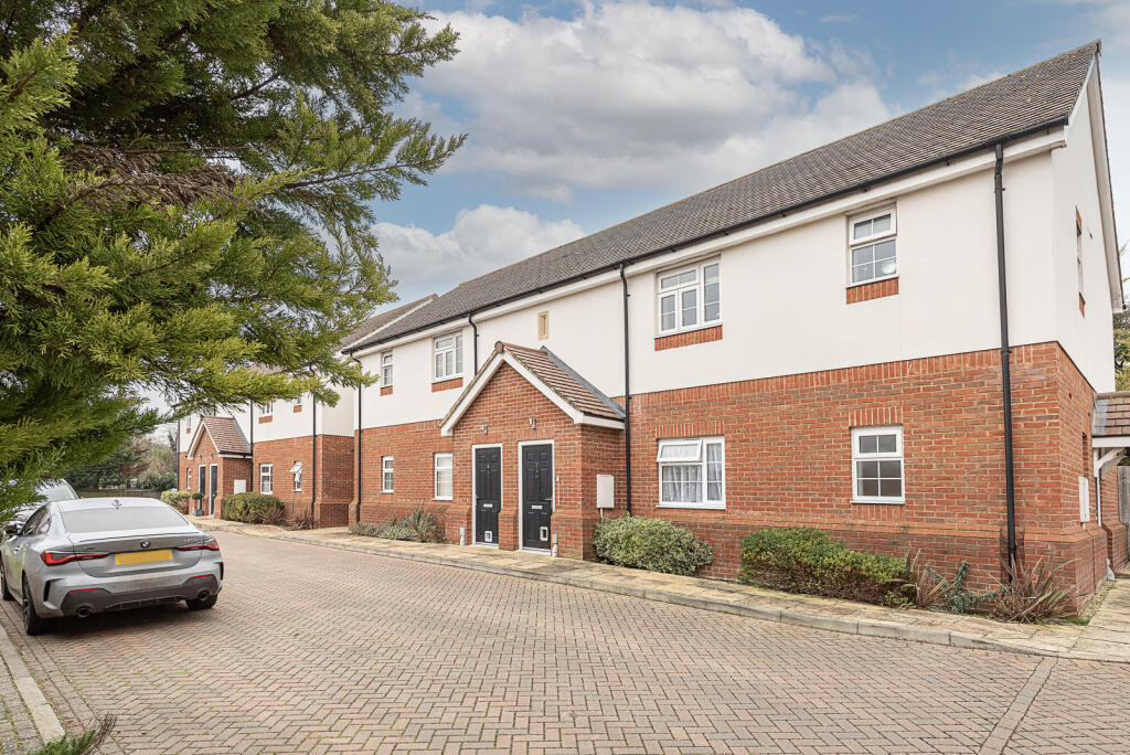 Millstone Way, Harpenden, Hertfordshire, AL5