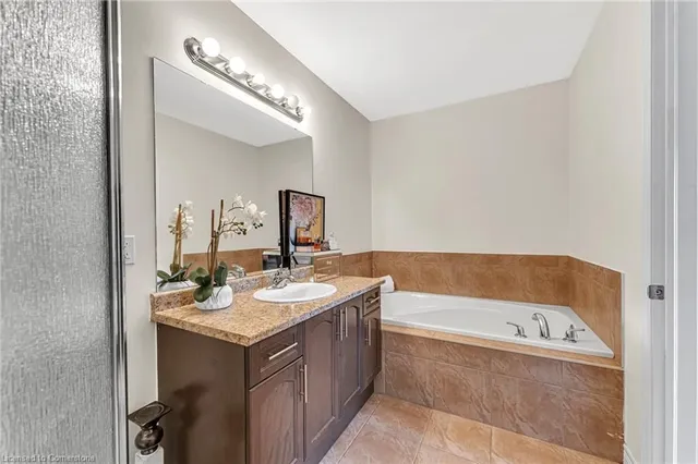 Additional image 28 of 86 Keystone Crescent Cres