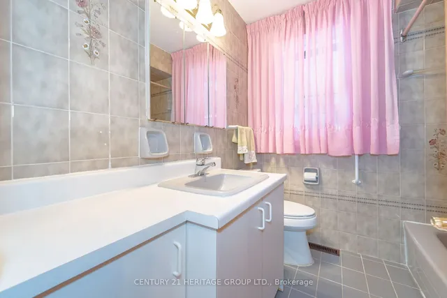 Additional image 16 of 20 Steven Ave