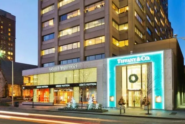 Additional image 31 of 501 Yonge St Unit 3904