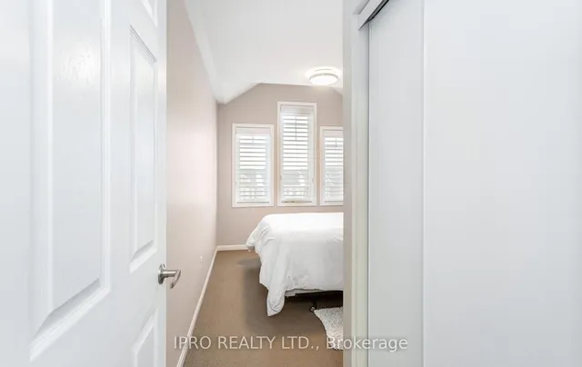 Additional image 30 of 267 Woodley Cres