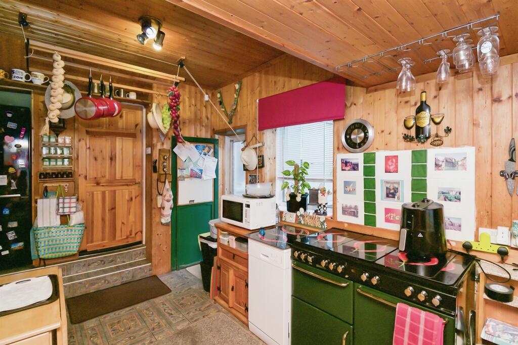 Additional image 5 of Quarella Street, Barry