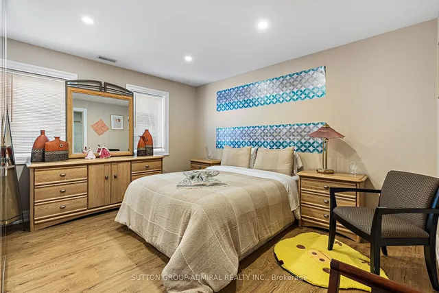 Additional image 29 of 42 Glen Long Ave