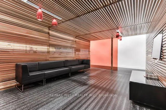 Additional image 17 of 1030 King St