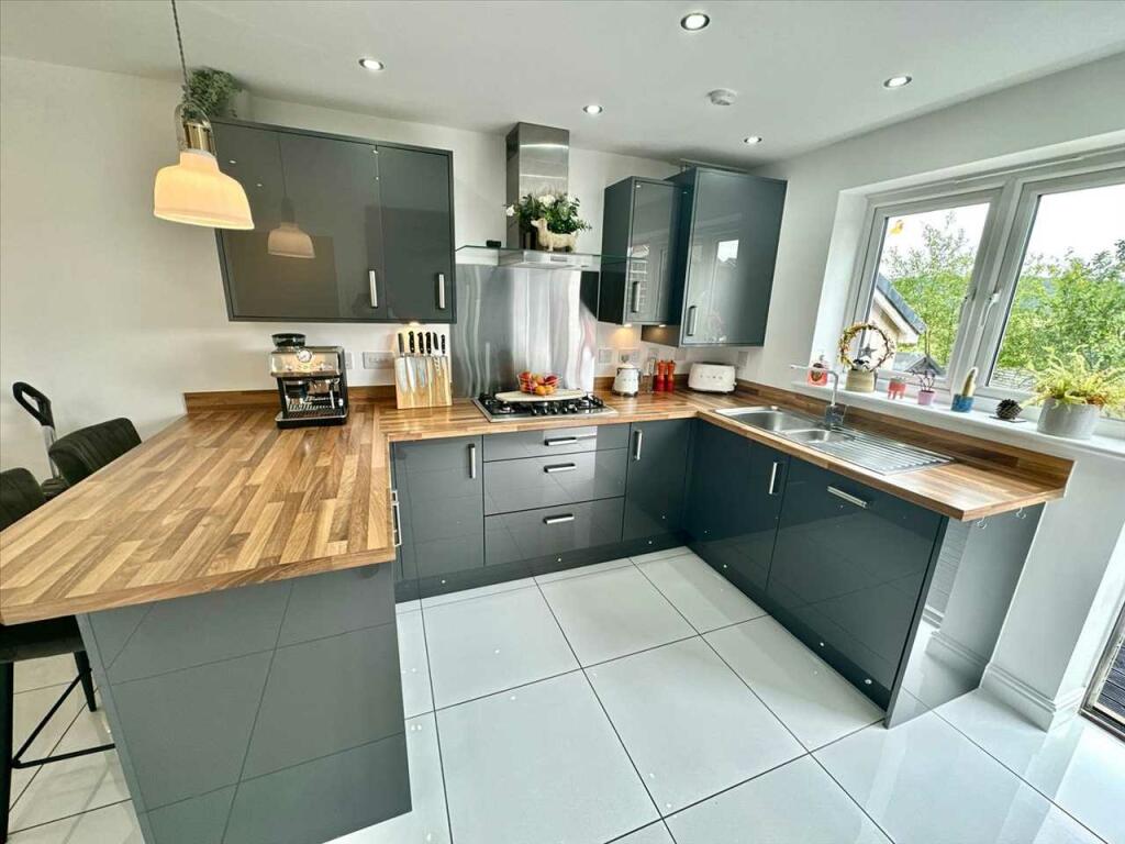 Additional image 13 of Highfields, Porth