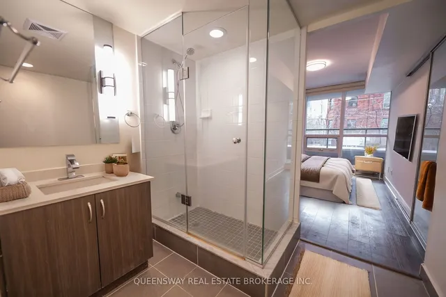 Additional image 22 of 320 Richmond St Unit 208